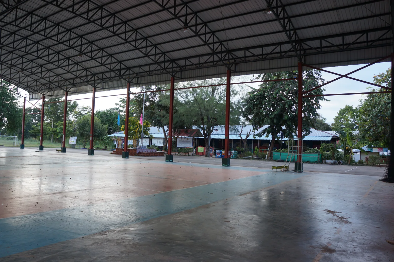 The same hall, empty