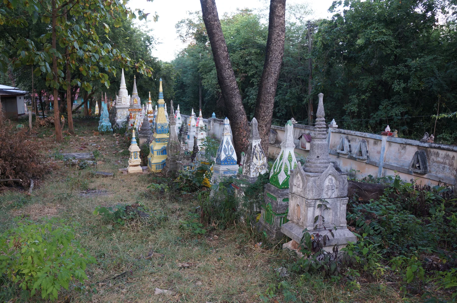 The เจดีย์ along the wall, where the ashes are kept